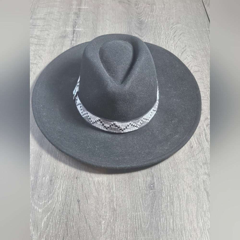 Universal Thread Black Hat Grey Accent Band Wide Brim Hat